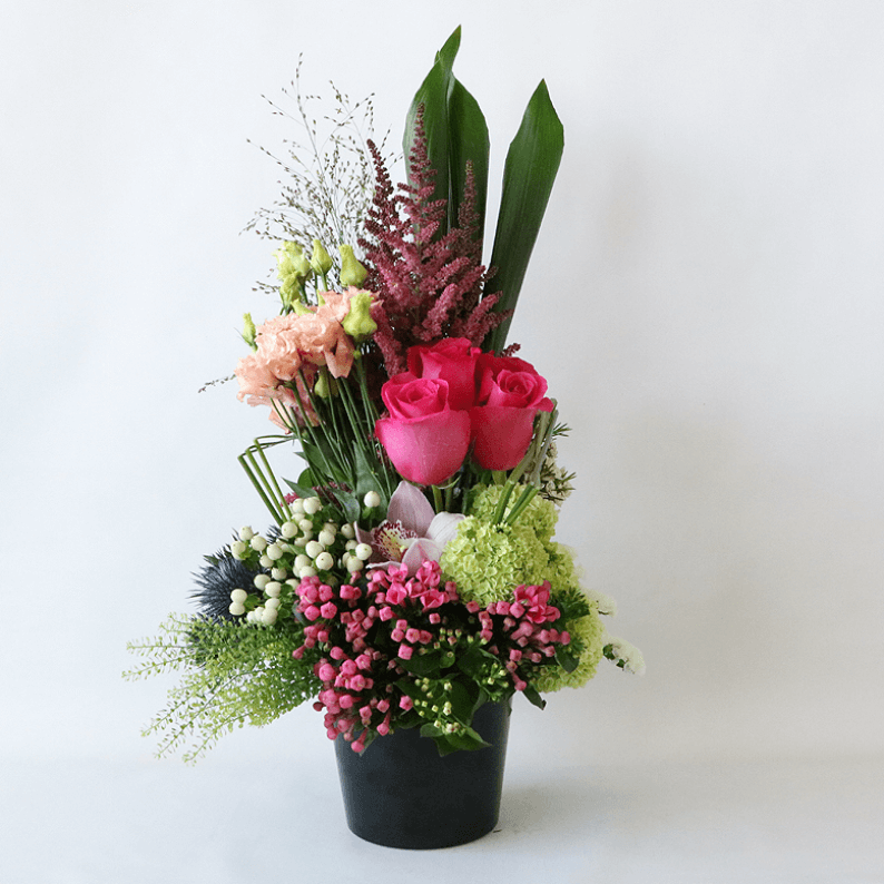 Weekly Flower Subscription examples2 vases_2 Flowers arranged in a black pot
