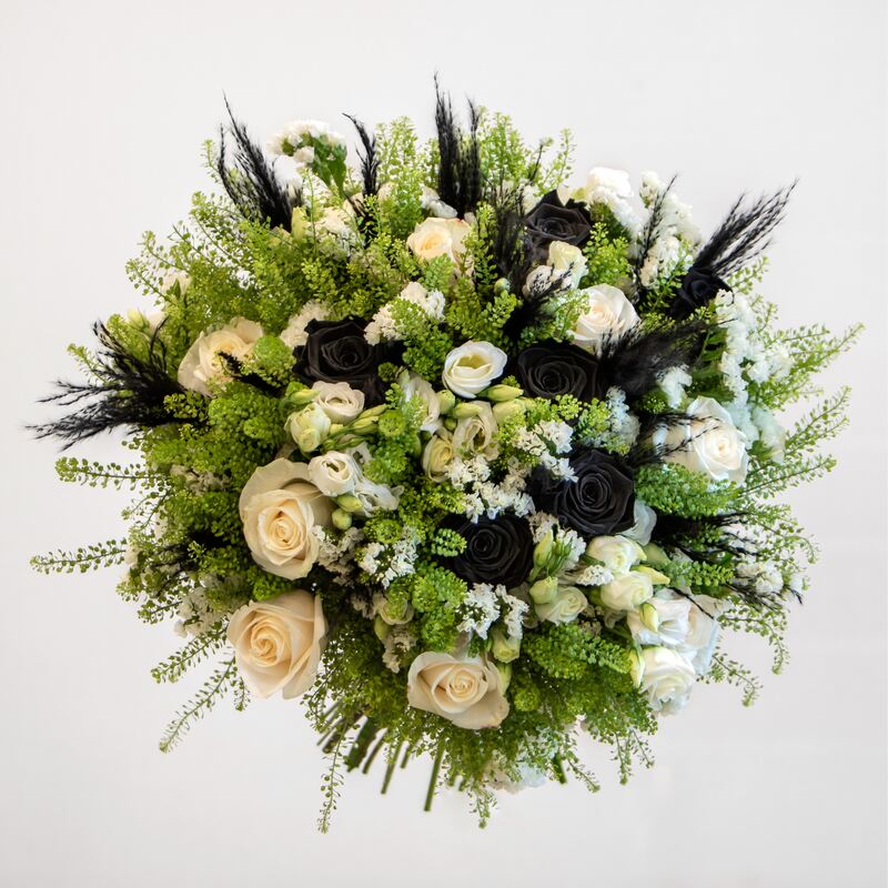 Long lasting rose bouquet Long lasting black rose bouquet