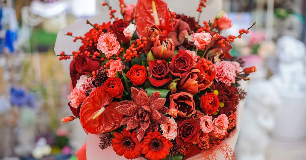 The Meaning of Roses 22 Red flower Christmas bouquet