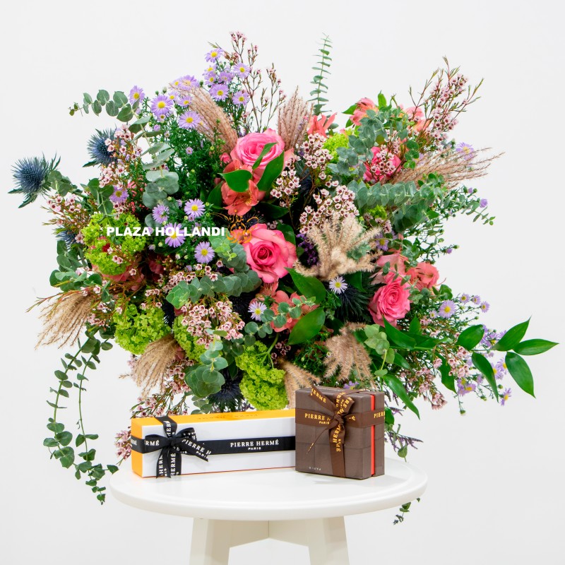 10 (5) flower bouquet with chocolate boxes