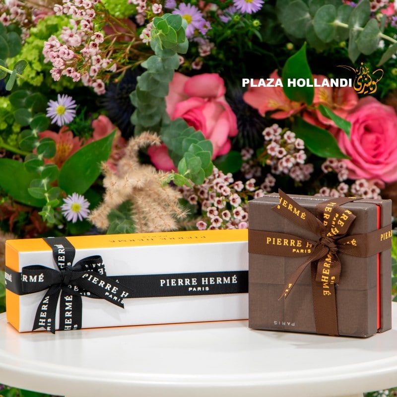10.1 (4) flower bouquet with chocolate box close up