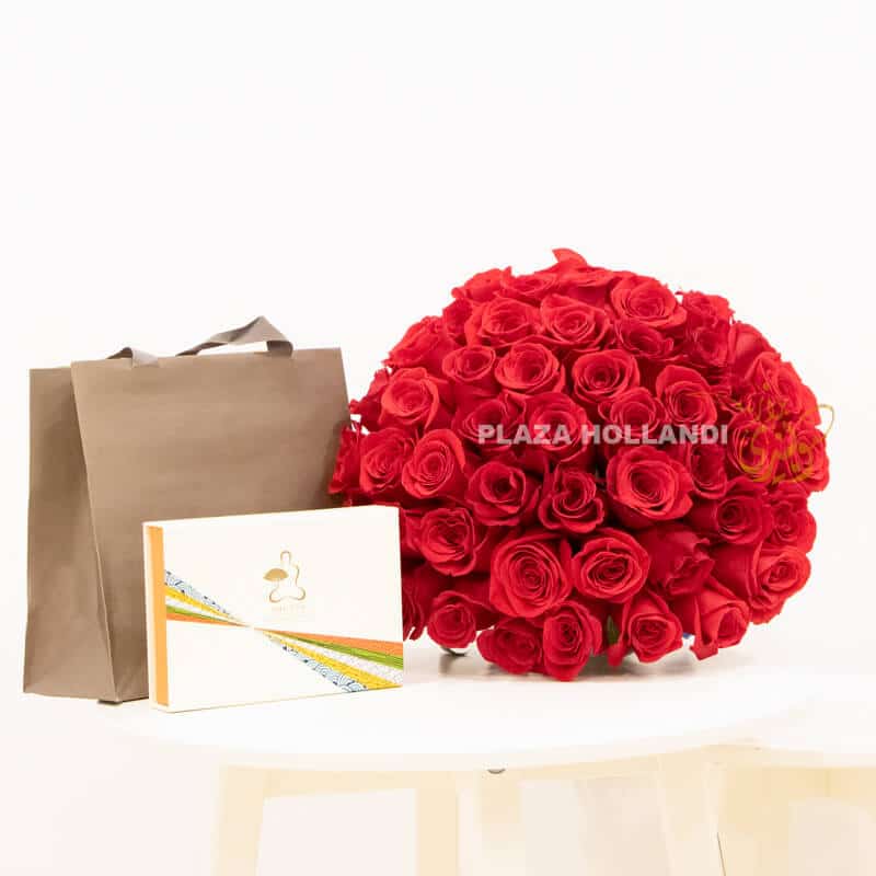 CF06A Red rose bouquet with Mandarin Oriental Spa voucher