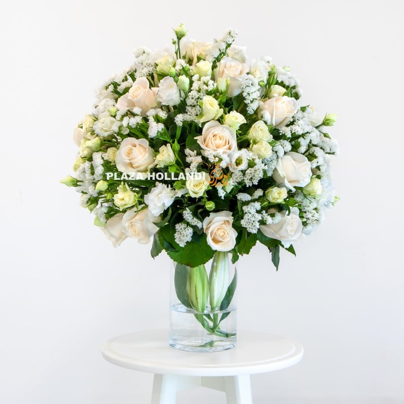 1 (1) White flower arrangement