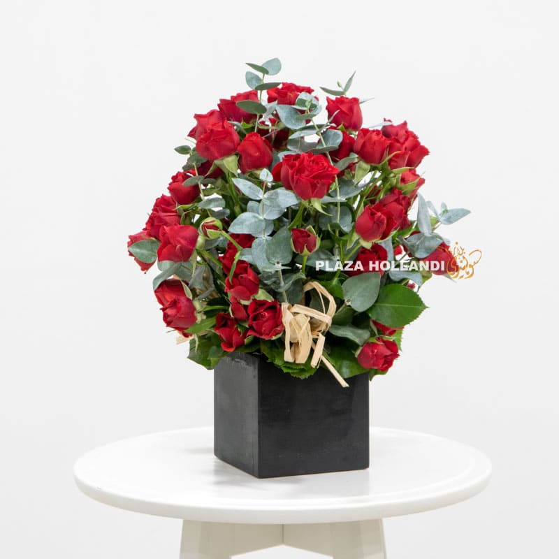 1.2 red rose and spray rose flower arrangement