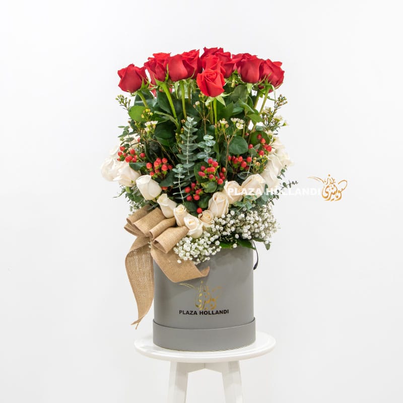 10 red rose hat box heart arrangement