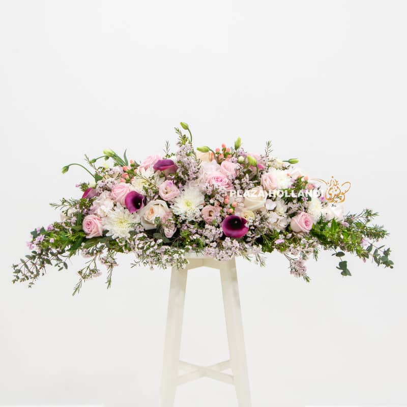 1 Long and low table design with flowers